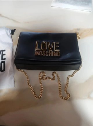 Bolso Love Moschino Negro y Dorado