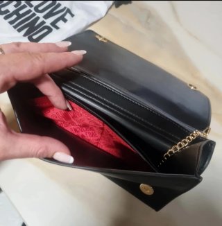 Bolso Love Moschino Negro y Dorado