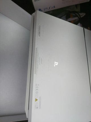 Ps4 Blanca 500GB + Mando