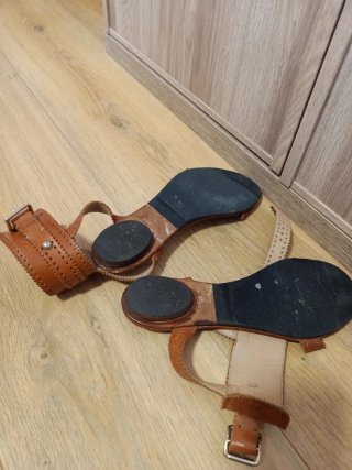Sandalias de cuero marrones