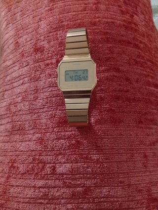Reloj Casio Vintage A700 Dorado