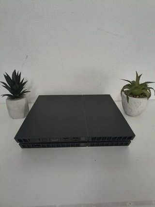 PS4 (PlayStation 4) Negra + Mando