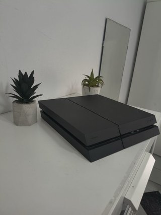 PS4 (PlayStation 4) Negra + Mando
