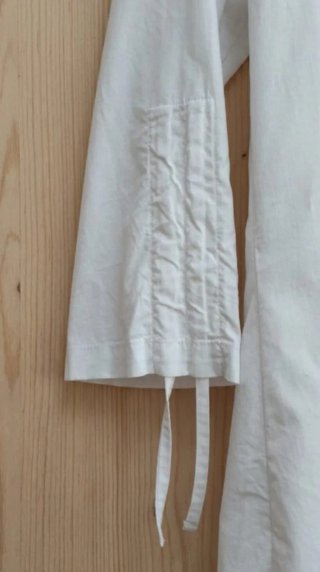 Blusa blanca algodón entallada-mangas con cinta
