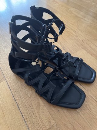 Sandalias planas Stradivarius negras