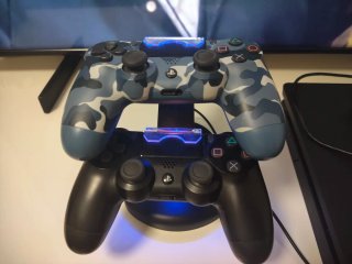 PS4 con dos mandos