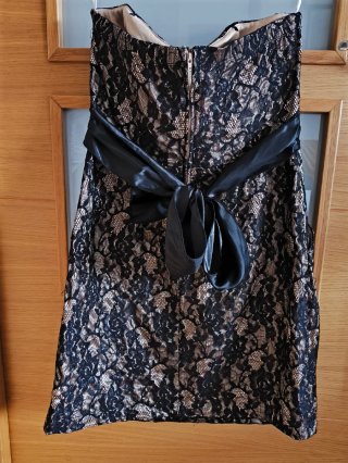 Vestido de fiesta encaje negro y dorado