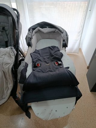 Lote bebé: Silla + Capazo gris