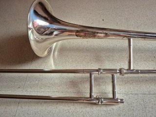 Trombón Antigua con funda