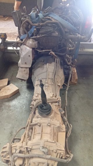 Motor YD25 D22 Tapa Plateada
