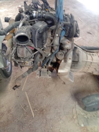 Motor YD25 D22 Tapa Plateada