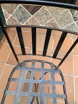 3 Sillas de metal con detalle de piedra