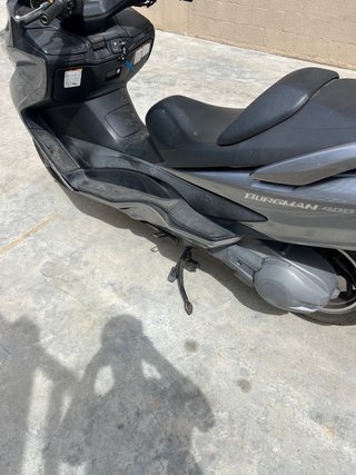 Suzuki Burgman 400 Maxi Scooter Gris