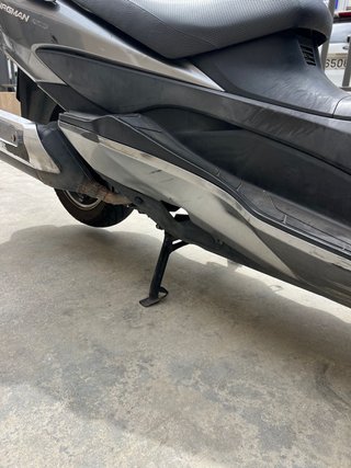 Suzuki Burgman 400 Maxi Scooter Gris