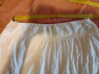 Falda blanca bordada estilo ibicenco