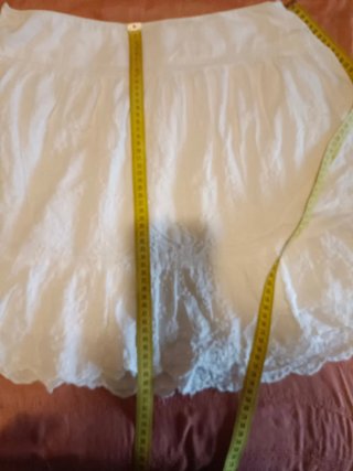 Falda blanca bordada estilo ibicenco