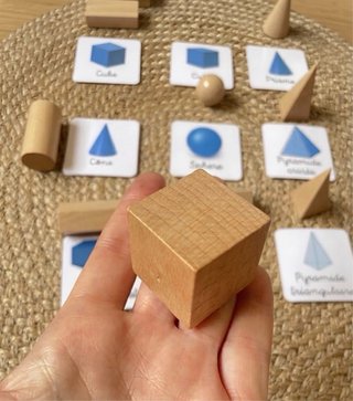 Juego de Sólidos Geométricos Montessori