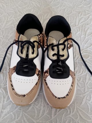Zapatillas Mujer Doradas y Blancas