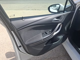 OPEL Astra 1.4T SHT Business Elegance CVT ST