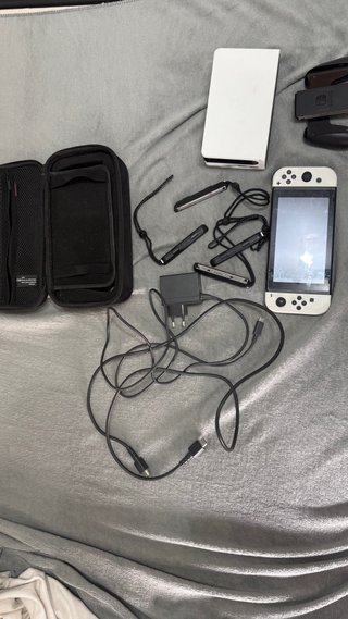 Nintendo Switch Blanca y Negra