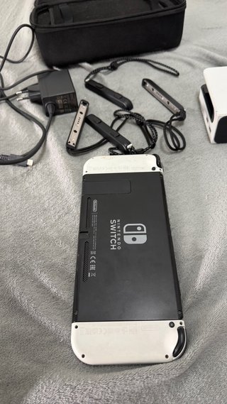 Nintendo Switch Blanca y Negra