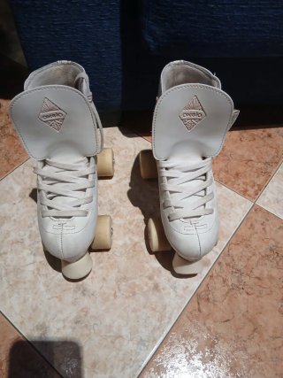 Patines 4 Ruedas Talla 36 + Set Protección