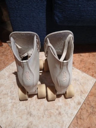 Patines 4 Ruedas Talla 36 + Set Protección