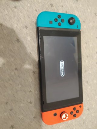 Nintendo Switch Azul/Naranja Completo
