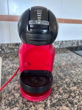 Dolce gusto automática (funciona pero pierde agua)