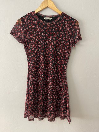 Vestido flores Stradivarius