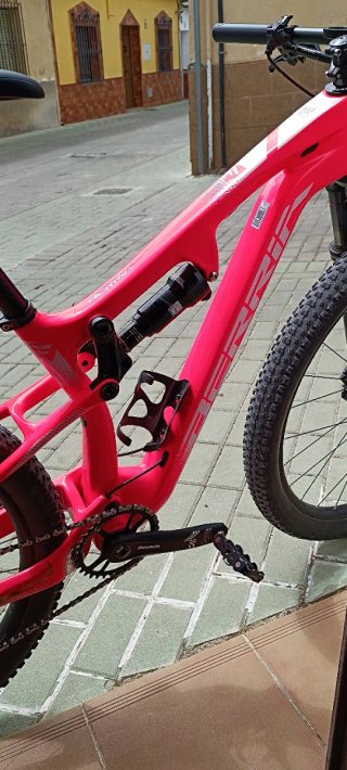 Bicicleta de Montaña Berria Rosa Fluor
