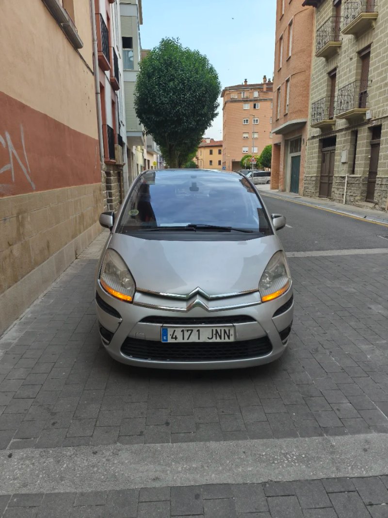 Citroen C4 Picasso 2011 - foto 1