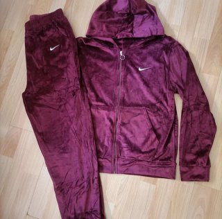 Chándal granate de terciopelo Talla XL