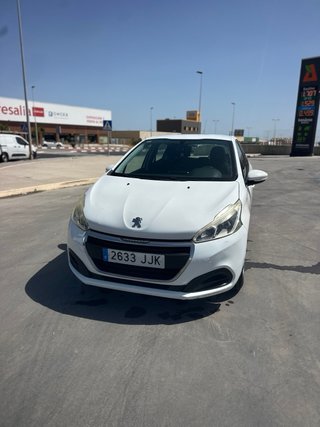 Peugeot 208 2016