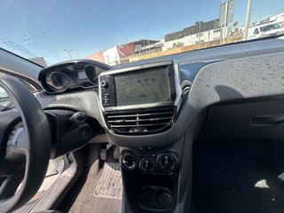 Peugeot 208 2016