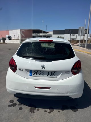 Peugeot 208 2016