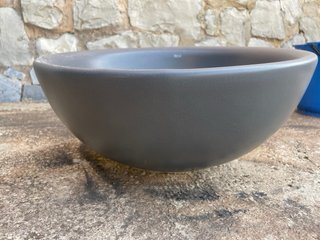 Lavabo redondo Roca gris