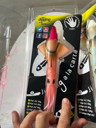 Señuelos de pesca variados
