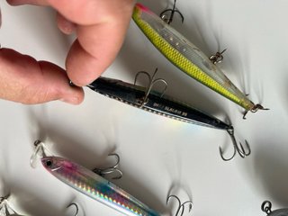Señuelos de pesca variados