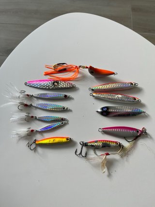 Señuelos de pesca variados