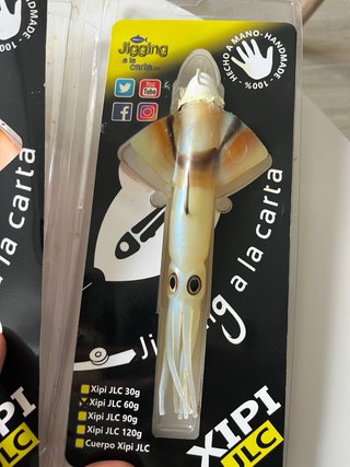 Señuelos de pesca variados