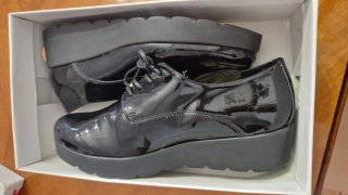 Mocasines charol mujer negros
