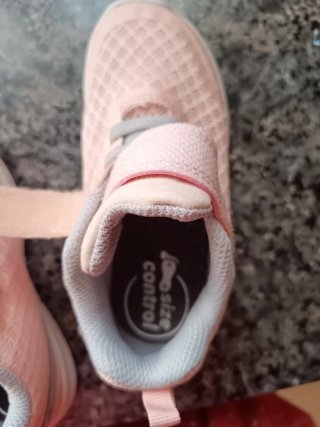Zapatillas deportivas niña rosa