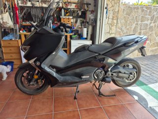 Yamaha TMAX Negra DX