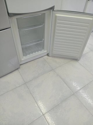 Nevera blanca Zanussi