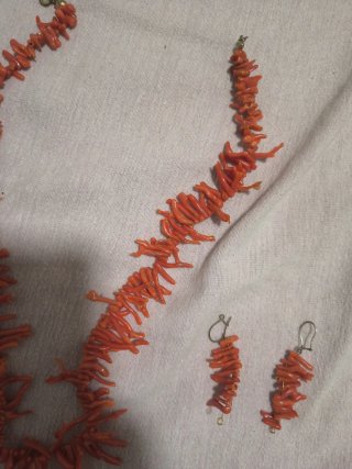 Conjunto collar pendientes coral antiguo