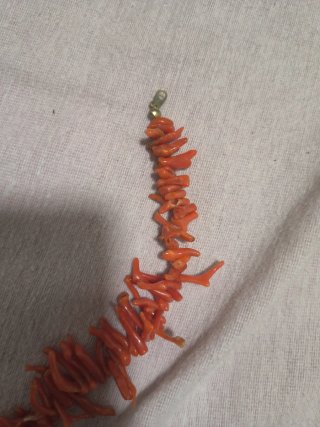 Conjunto collar pendientes coral antiguo