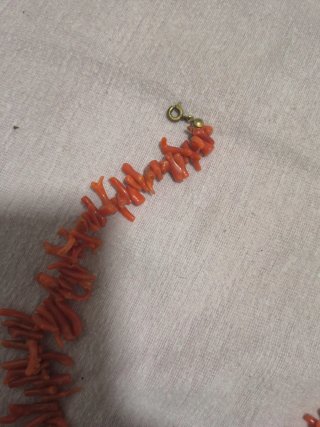 Conjunto collar pendientes coral antiguo