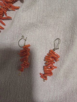 Conjunto collar pendientes coral antiguo