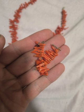 Conjunto collar pendientes coral antiguo